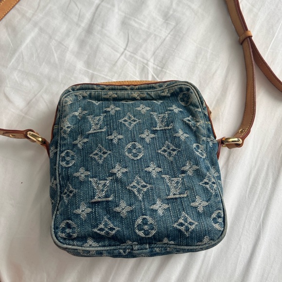 Vintage Louis Vuitton Denim Camera Bag Adjustable Strap Authentic 2007 Crossbody - Picture 6 of 13